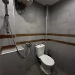 Rozen Apartment Warna