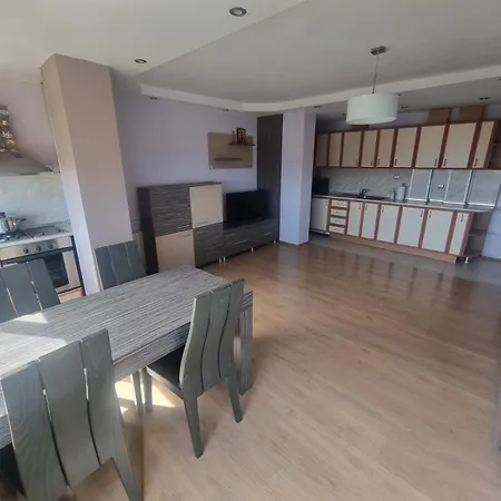 Rozen דירה וארנה