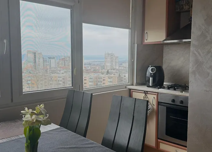 Апартамент Rozen Варна